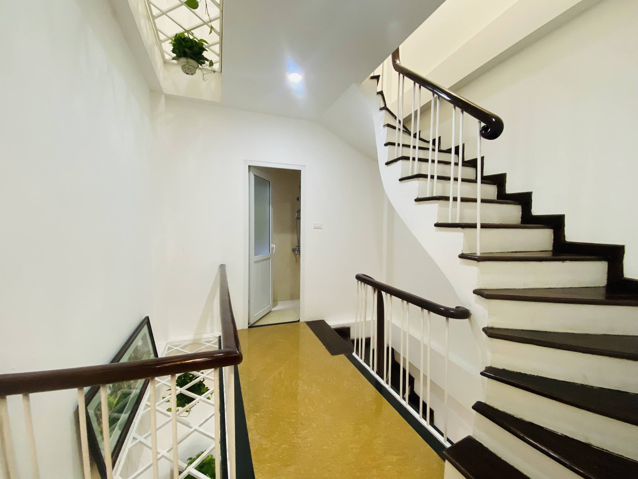 Bán Nhà Trung Tâm Đống Đa, 5 Tầng Mới Cứng, Full Nội Thất, DT 30m2, Mặt Tiền 3.2m, Nhỉnh 4Tỷ.