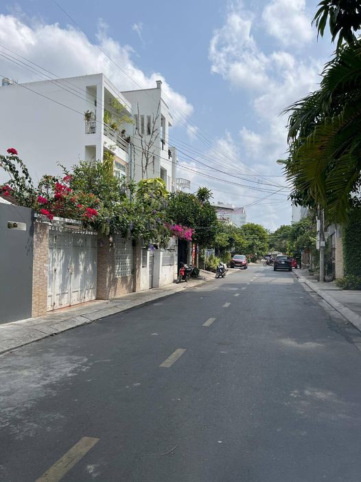 Bán nhà mặt tiền đường Chi Lăng, Phước Tân, Nha Trang. 61m2 chỉ 4 tỷ