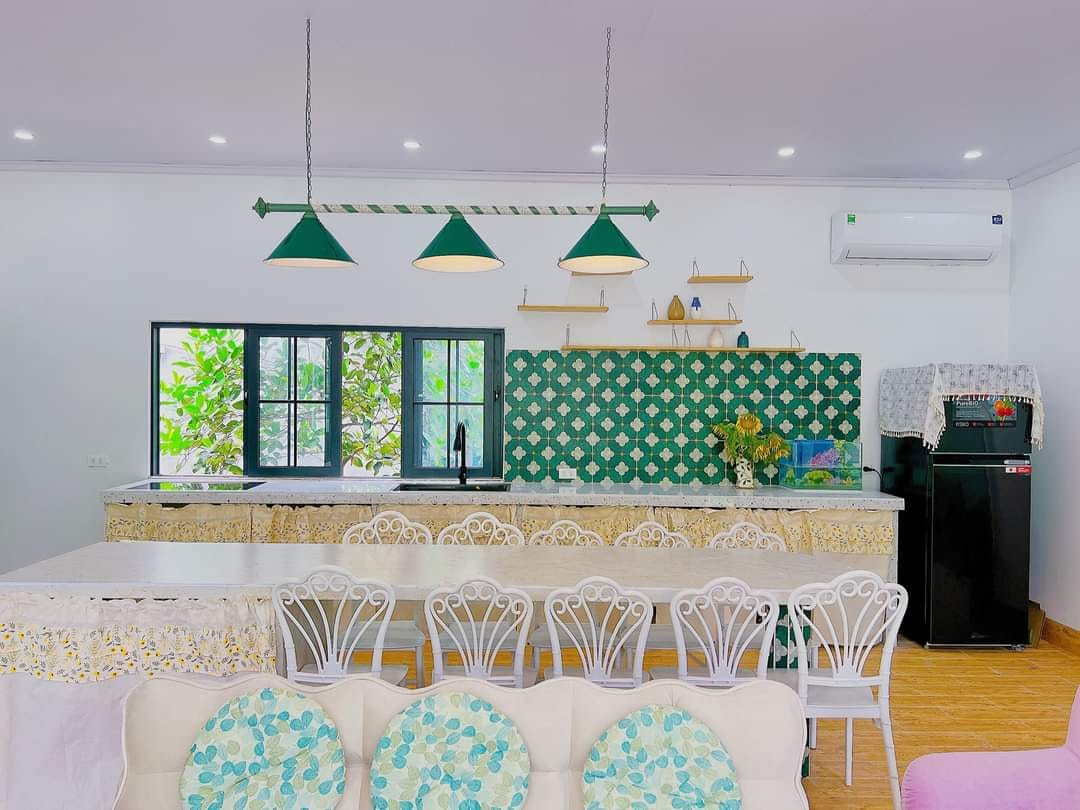 Cc gửi bán 790m2, x tr/m2, tại Tiên Lữ, Tiên Phương, hiện tại đang kinh doanh Villa Nghỉ Dưỡng, dòng tiền sau khi trừ