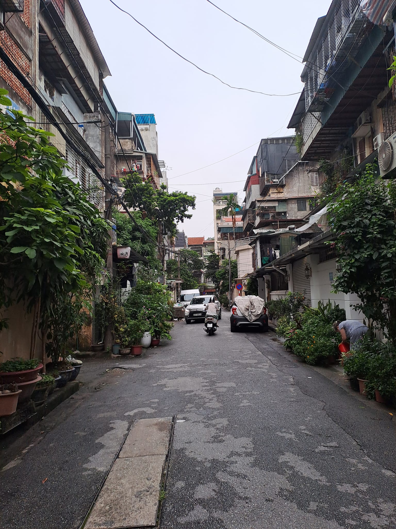 BÁN NHÀ HỒ ĐẮC DI LÔ GÓC Ô TÔ TRÁNH 80/85M X 3 TẦNG MT 4.3M GIÁ 12.9 TỶ.