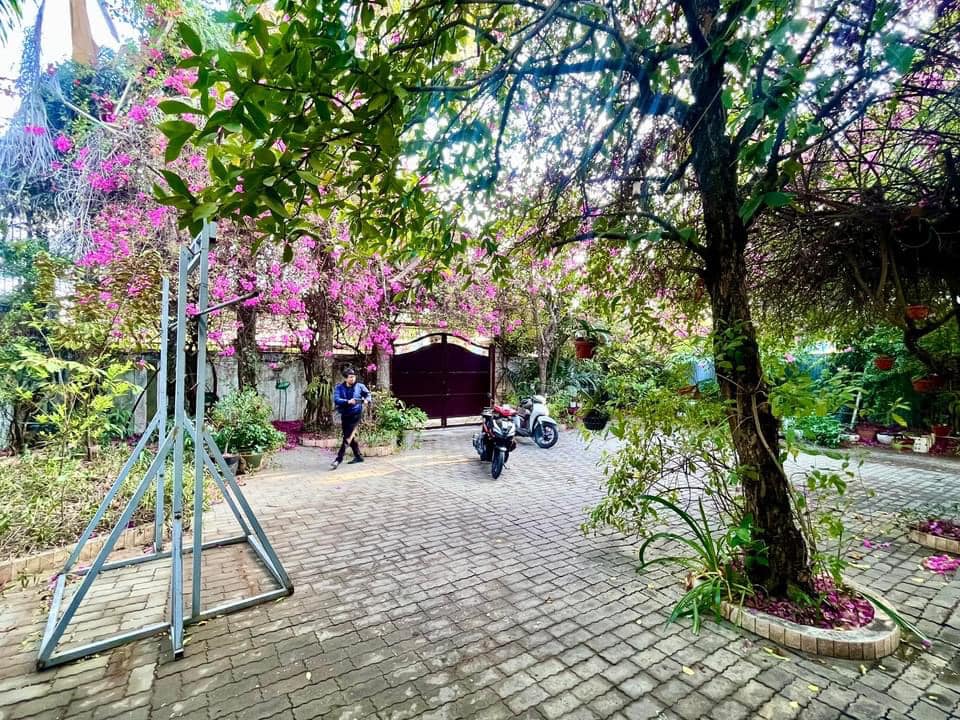 Bán đất tặng biệt thự sân vườn 1200m2 MT Huỳnh Tấn Phát, Nhà Bè, 64 tỷ 8