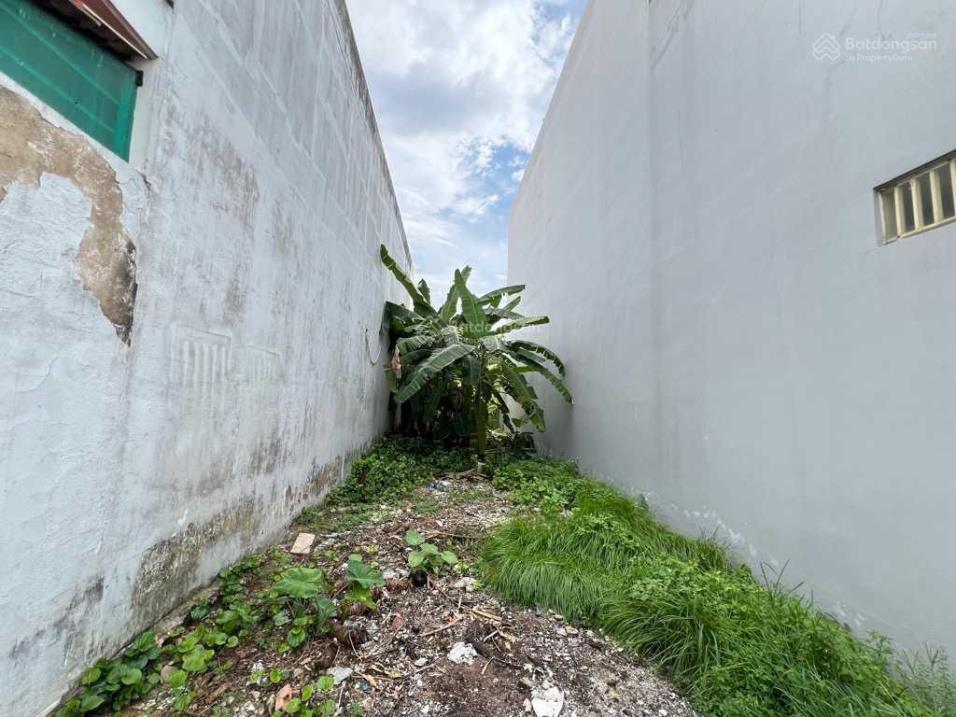 Đát HXH đẹp gần Đường Nguyễn Xiễn, Quận 9, DT 110m2 ngang 5 m, nhĩnh 4 tỷ