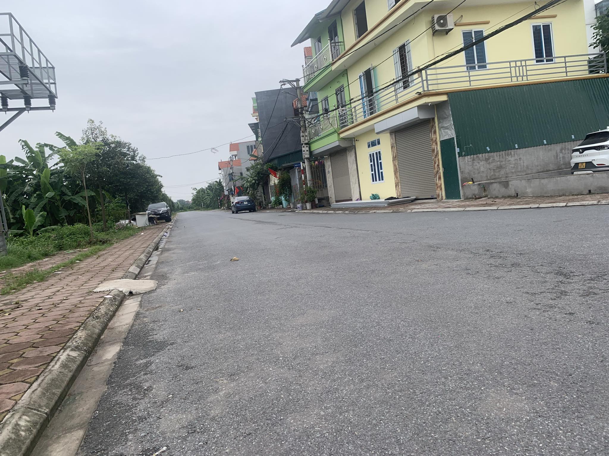 Đất Trâu Quỳ đối diện khu Shophouse đường mở rộng đang làm