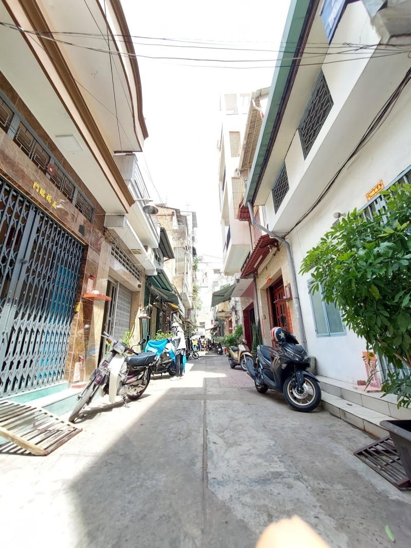 Bán nhà Lê Quang Sung, Q6, giáp Q5, 4m x 17.6m, 72m2, Giá 7.1 Tỷ