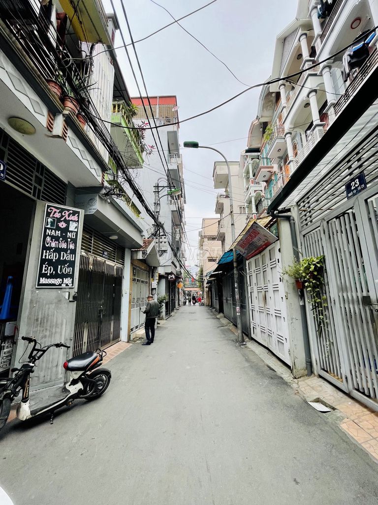 Cho thuê nhà 70m2 x 2 tầng, ngõ rộng ô tô đỗ cửa, 3 phòng ngủ đường Mai Dịch