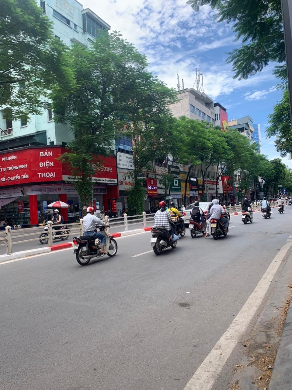 SANG NHƯỢNG CỬA HÀNG 2 TẦNG MẶT TIỀN PHỐ THÁI HÀ