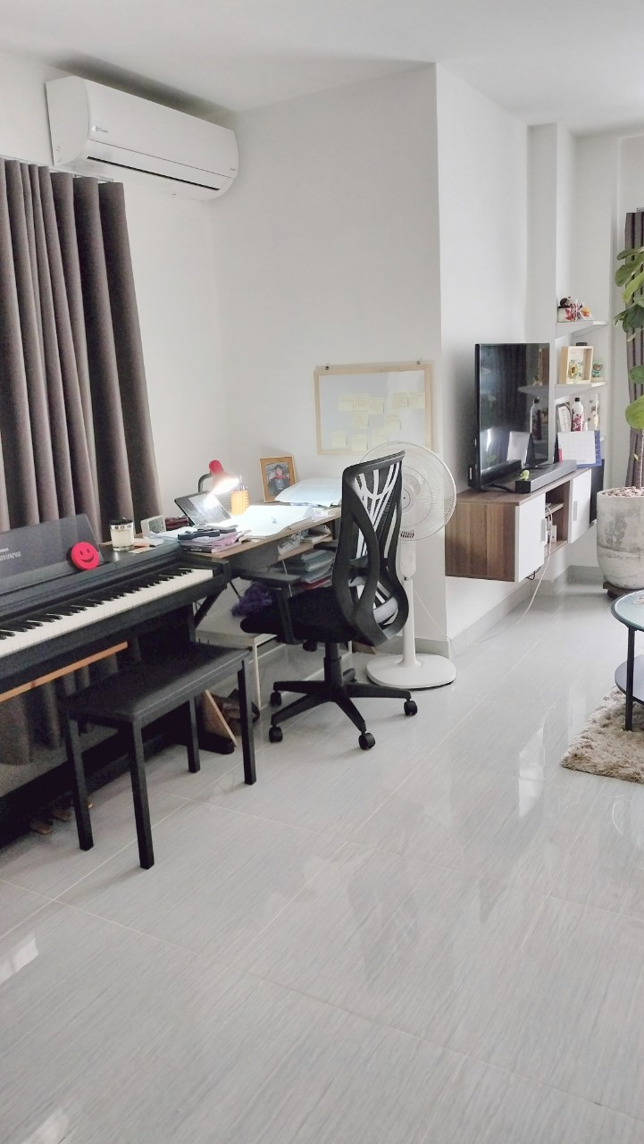 Chính chủ định cư bán gấp Căn hộ chug cư, đường D5, P25 Bình Thạnh, Nhà mới đẹp ở ngay, giá 2.,x tỷ TL