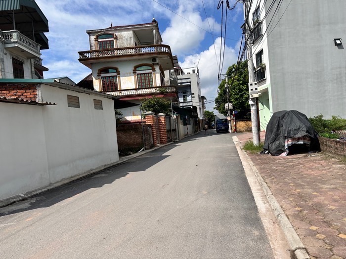 Bán đất Đặng Xá. Nhỉnh 2 tỷ có hộ khẩu Hà Nội.60m, ô tô ngủ trong đất.