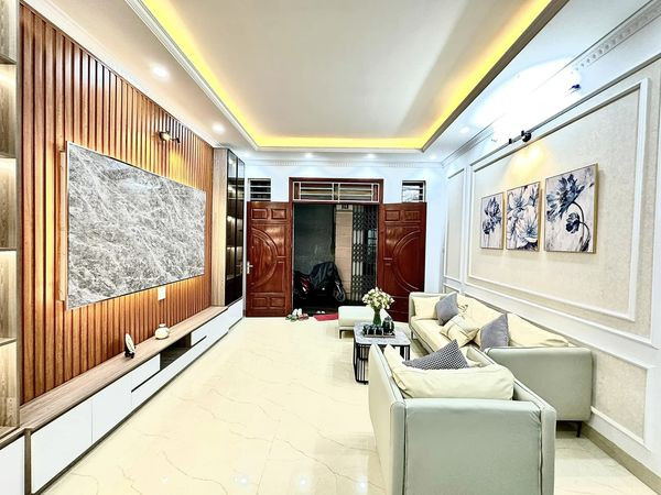 Bán gấp nhà Tây Sơn 36m2, mặt tiền 4m giá bán 5 tỷ, gần hồ điều hòa, an ninh tốt