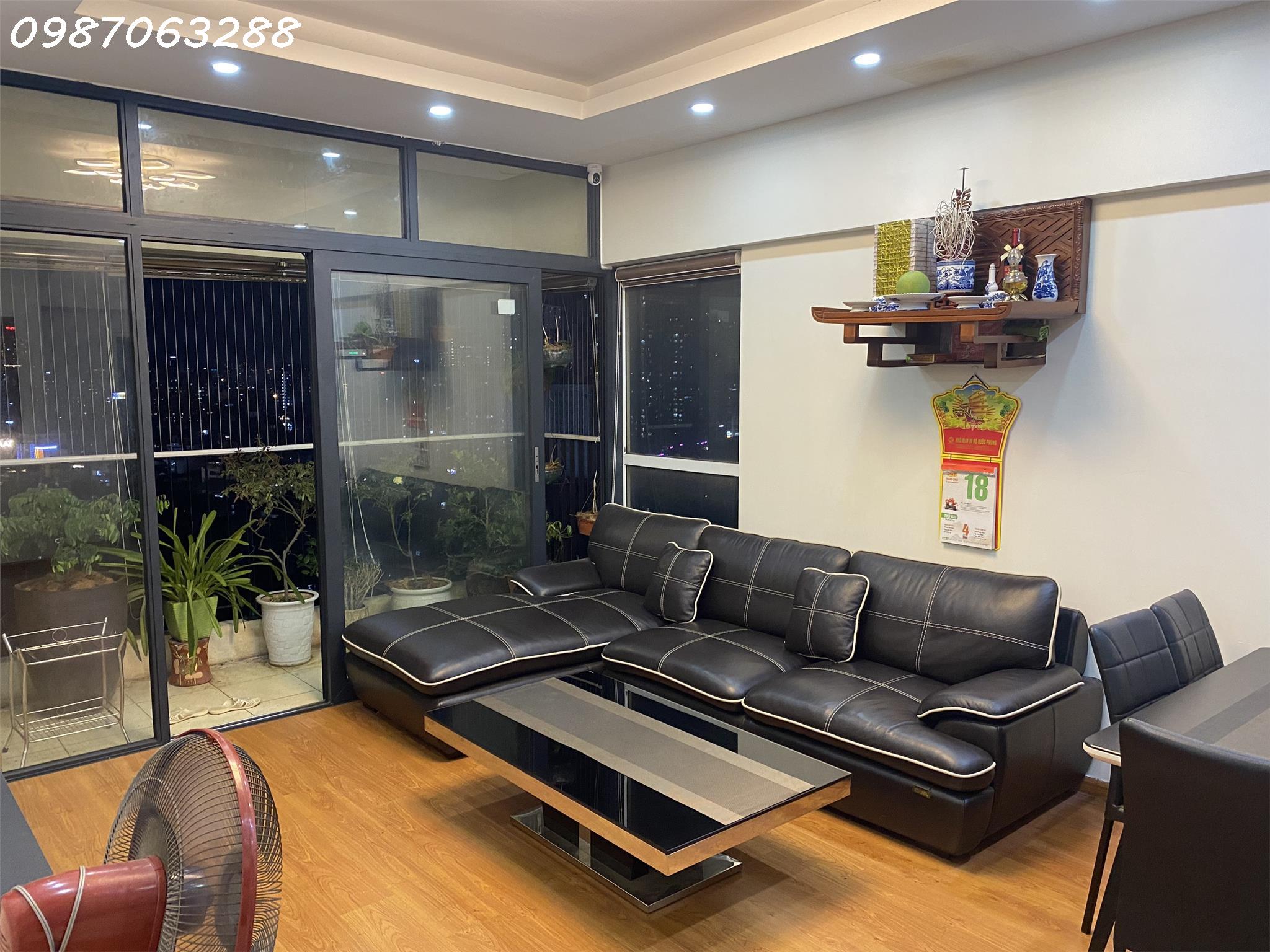 Bán chung cư Trần Thái Tông- Cầu Giấy 159m 4 ngủ 2 wc 5,5 tỷ