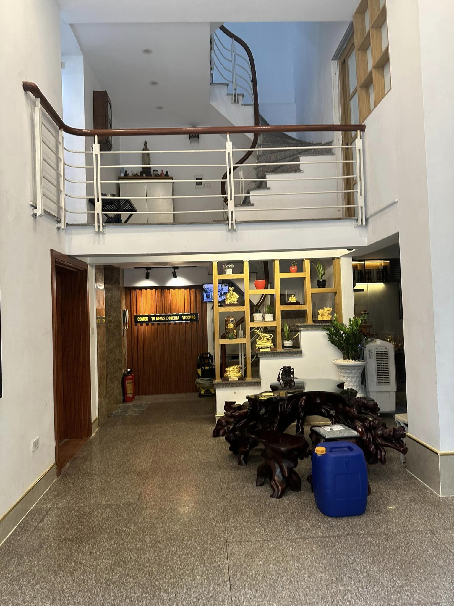 Hiếm bán nhà lô góc Phạm Tuấn Tài Bắc Từ Liêm gần phố ô tô kinh doanh thang máy 76m2 7 tầng mt 9.3m 38 tỷ