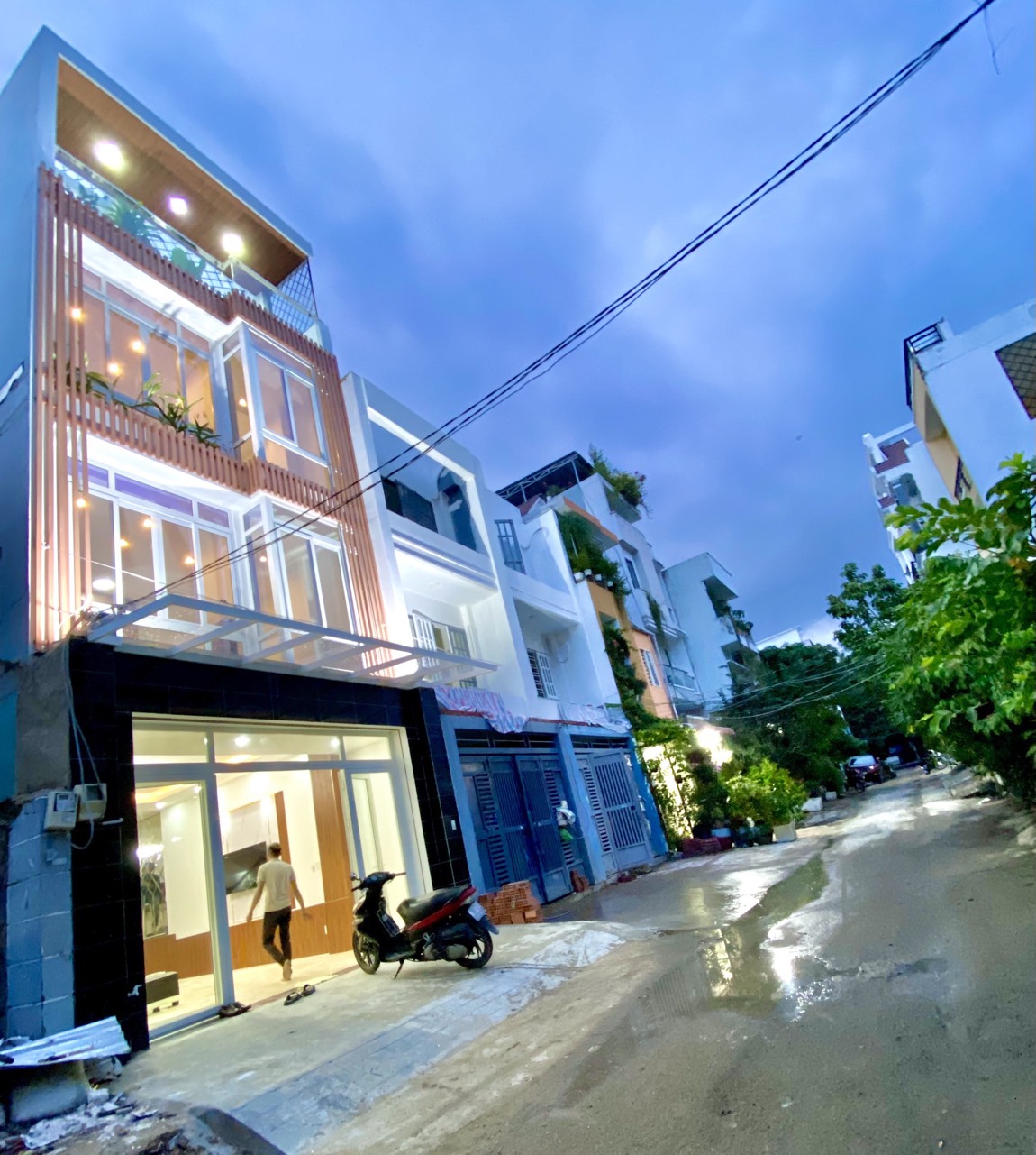 Chính chủ cần cho thuê nhà mới xây tại vị trí đẹp TP Thủ Đức : chỉ 8 triệu : có sẵn nội thất