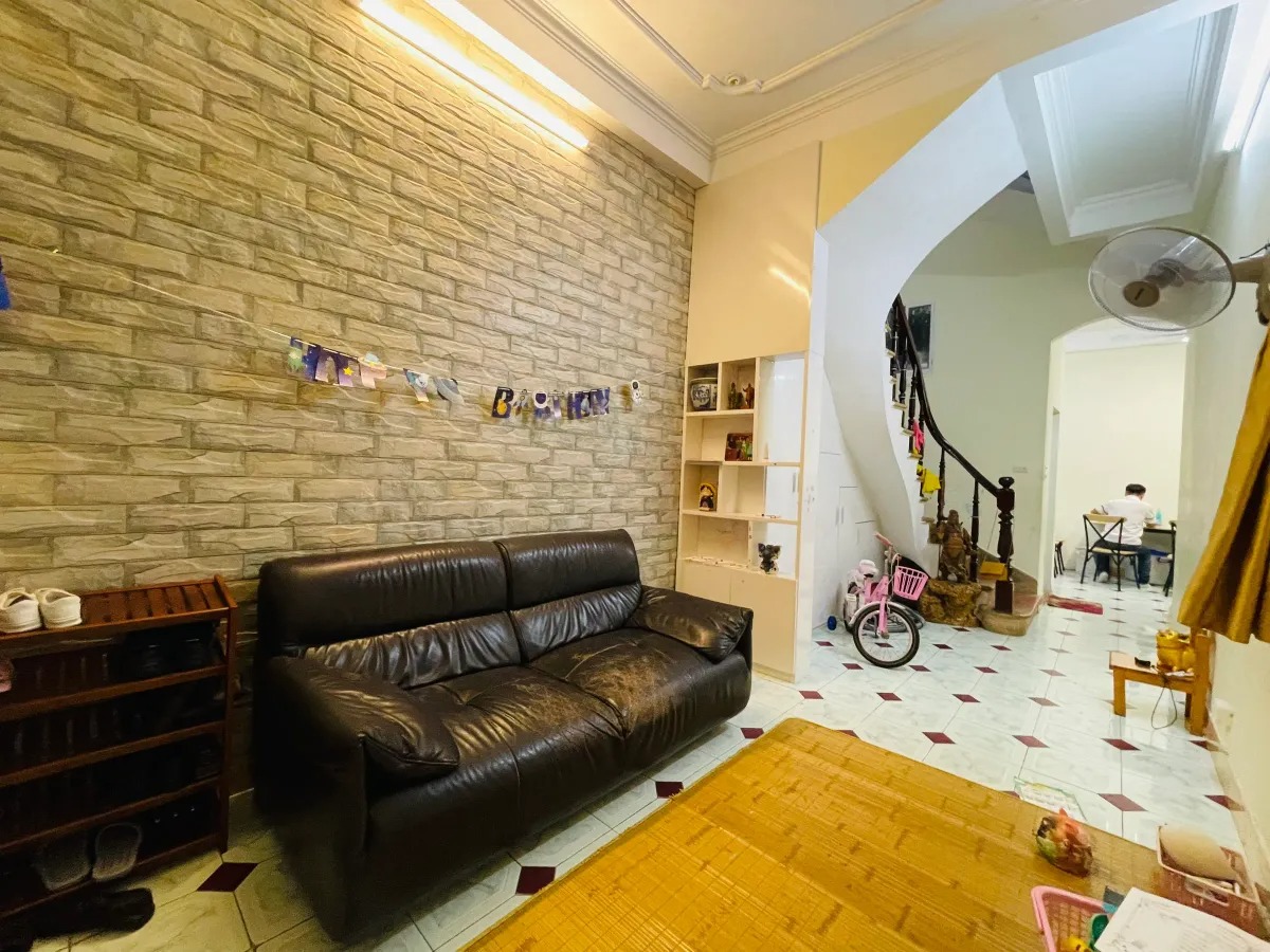 Ngay gần mặt phố Thụy Khuê 45m 4t giá nhỉnh 6 tỷ nhà đẹp ngõ thông 2 mặt thoáng