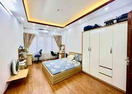 Bán nhà Hào Nam 30m2 chỉ 4,5 tỷ đẹp ở luôn 6 tầng KCBT cực hiếm, gần hồ Hoàng Cầu