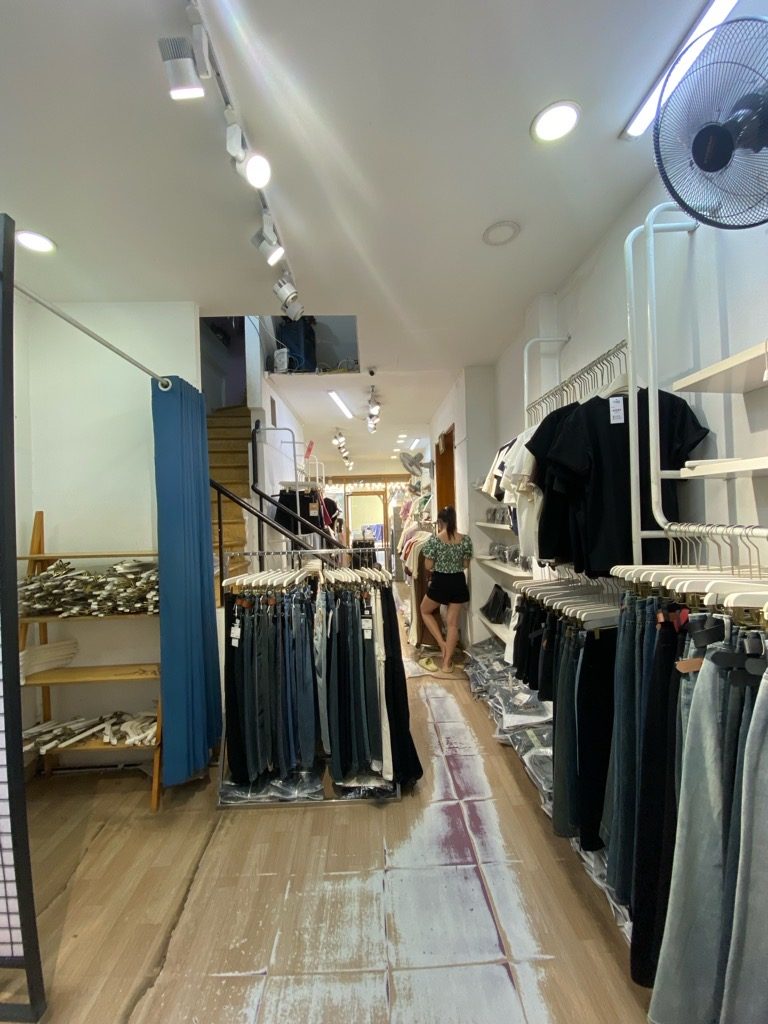 Nhà 87m2 lô góc mặt phố Chùa Láng Đống Đa kinh doanh thơi trang 21 tỷ.
