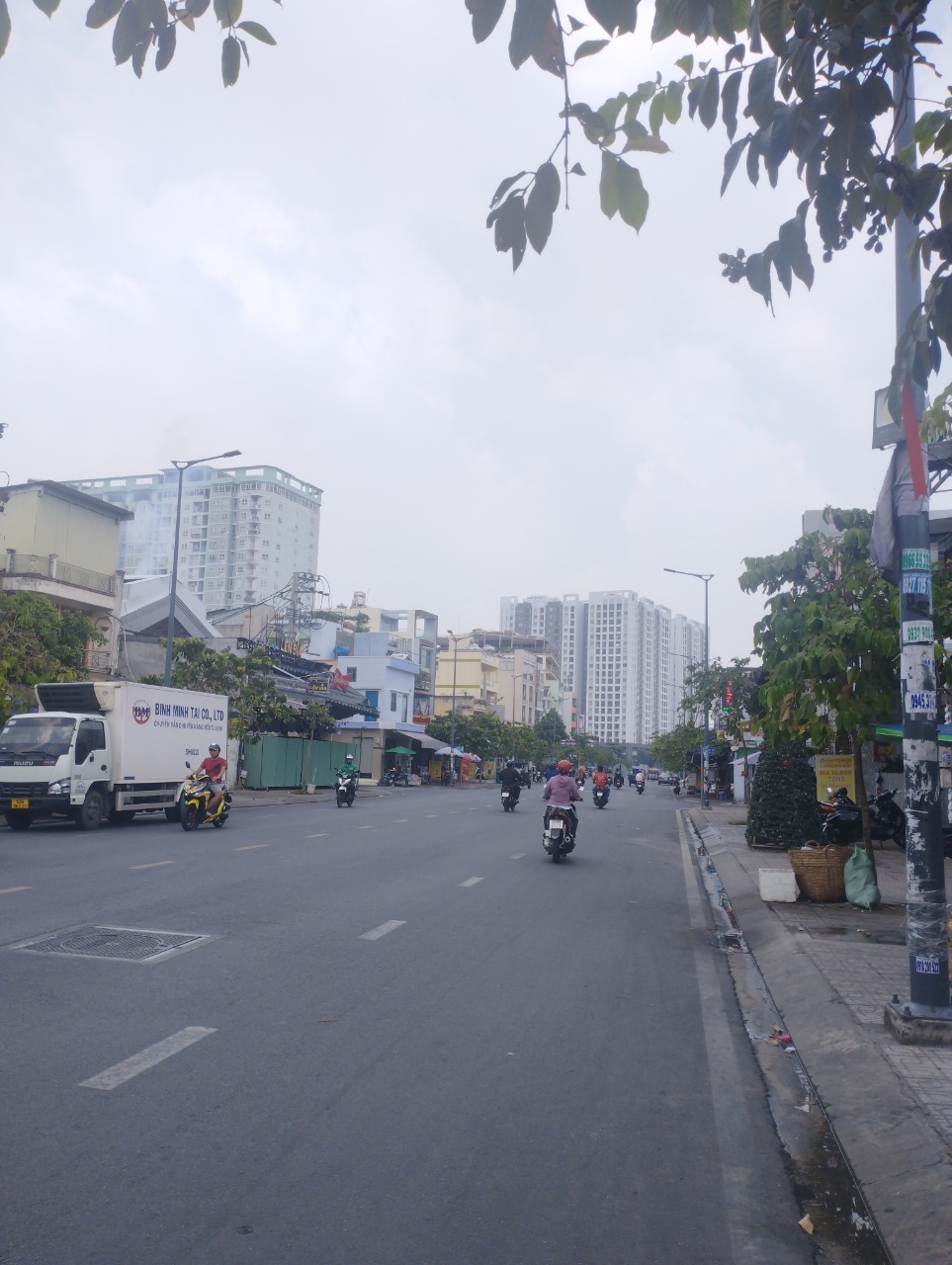 Ngộp Tô Hiệu - Tân Phú 4x18m2 - 2 tấm - HXH trải nhựa Thông