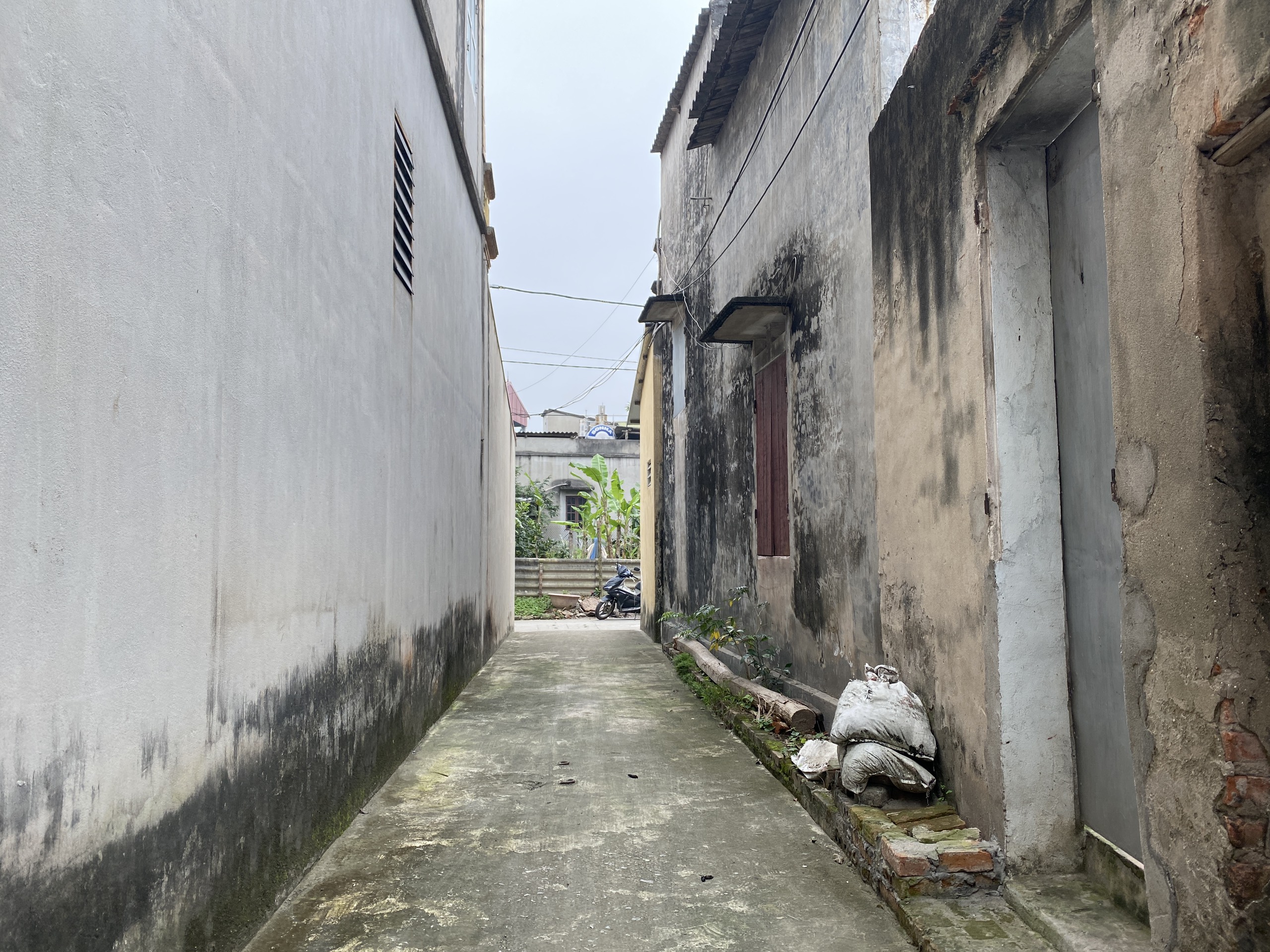 34m2 Thôn Vàng Cổ Bi, gần đường lớn, giá chỉ 1.68 tỷ