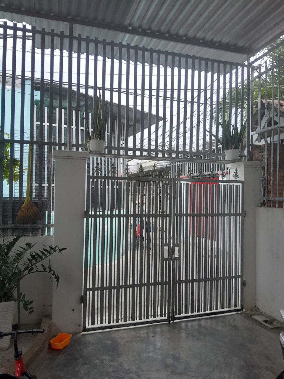 Bán nhà cấp 4 cách đường lư giang phước đồng chỉ 10m diện tích 197m2 giá 2,5 tỷ