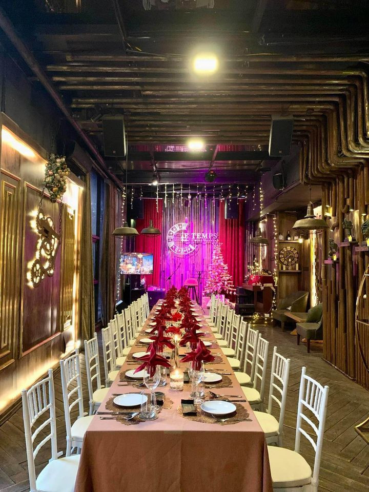 Do hết đam mê với rượu vang nên em thanh lý lounge rượu vang 2 tầng trung tâm quận Hoàn Kiếm Hà Nội