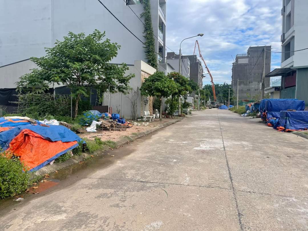 Đất đấu giá Vĩnh Ngọc, Đông Anh 72m, MT 6,5M. Vỉa hè, Ô Tô tránh, đỗ. Gía 7,2 tỷ.