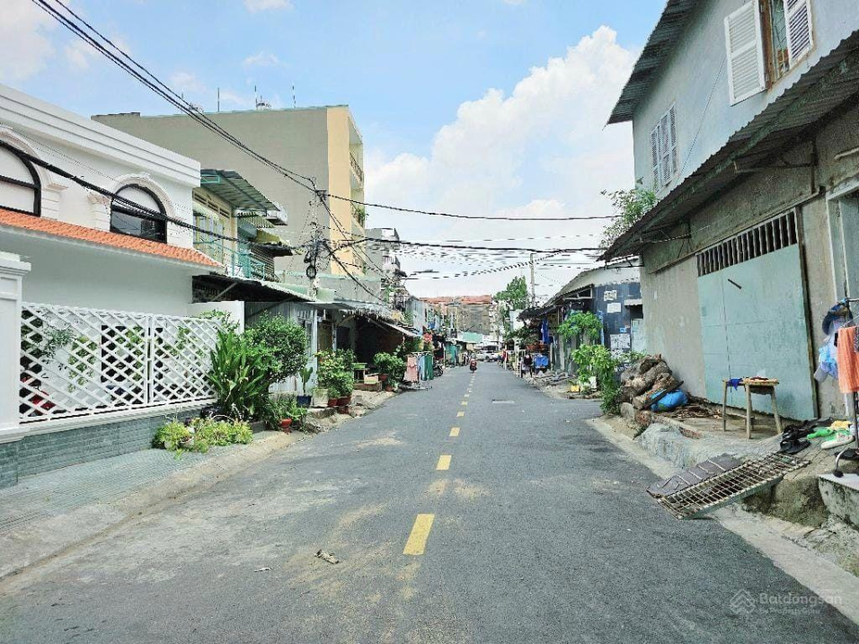 Nhà mặt tiền đường lê Văn Việt Tăng Nhơn Phú A, Q. 9, 173m2 ngang 7,5m, cho thuê trọ 75 tr/th