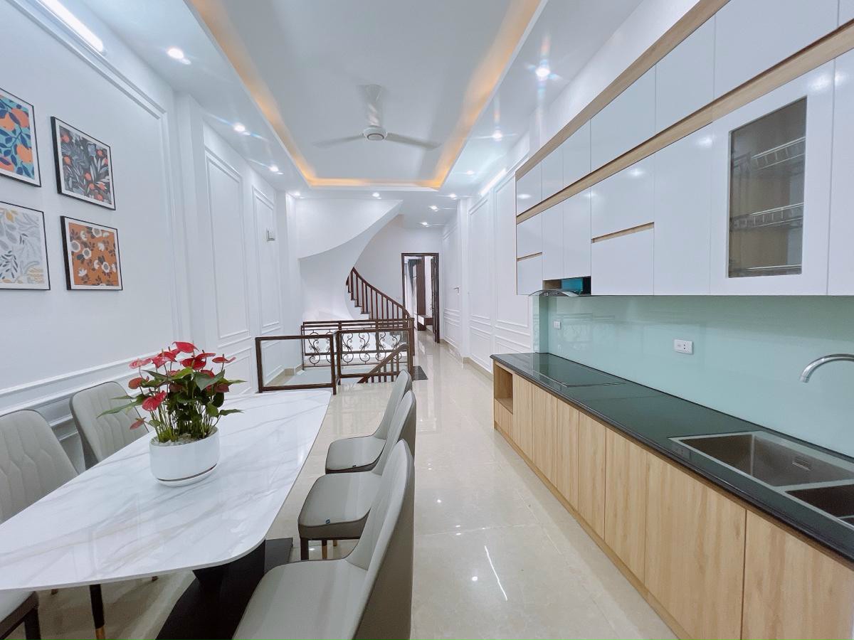 Nhà phân lô Trịnh Văn Bô, gara ô tô, thang máy, giá 10.5 tỷ