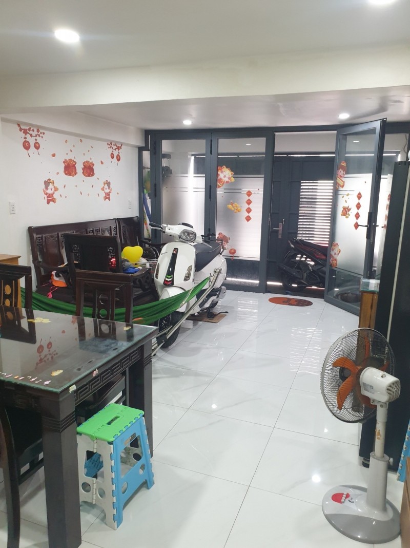Bán nhà đường Nguyễn Hới, Bình Tân 36m2. 3 Tầng BTCT Giá 4,4 Tỷ