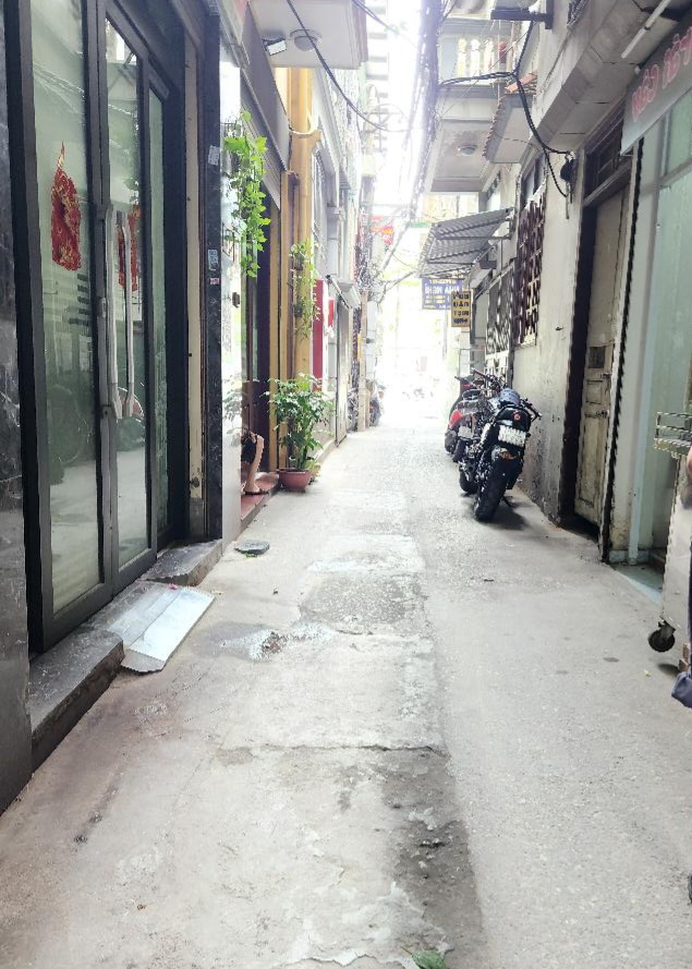 VỊ TRÍ CỰC ĐỈNH - PHỐ NGUYỄN KHÁNH TOÀN - NHÀ ĐẸP DÂN XÂY - KINH DOANH – 33M2, 5T, GIÁ 7.5 TỶ