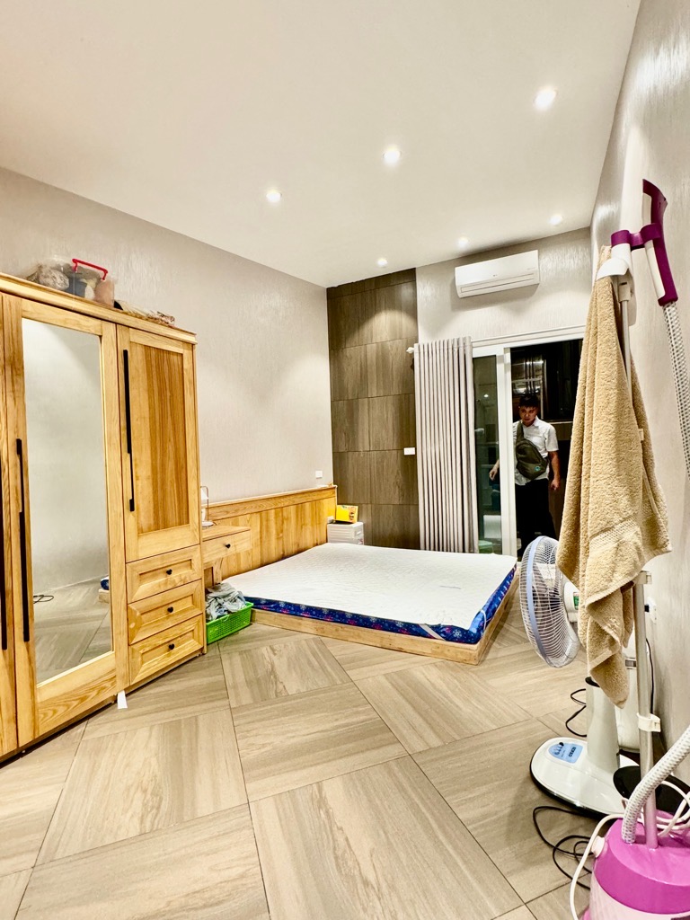 MẶT NGÕ YÊN LẠC, HBT, TO HƠN PHỐ, 7TẦNG THANG MÁY, Ô TÔ VÀO NHÀ, KD TỐT 49,4M/13TỶ.