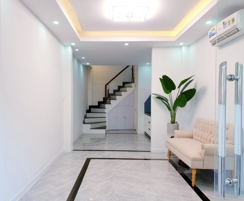Gấp bán, Nguyễn Thiện Thuật, Bình Thạnh, 33m2, 3 Tầng, Nhà Mới, Hẻm 4M, 4Tỷ hơn