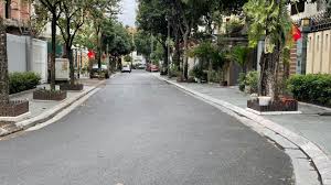 Bán gấp B6 KĐT Việt Hưng Long Biên 200m xây 4 tầng mt 10m giá 48 tỷ