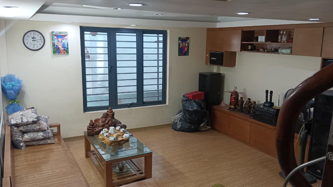 Cho thuê nhà ngõ Minh Khai- Hai Bà Trưng DT 30 m2 - 6 tầng- Giá 13 Triệu (ctl)