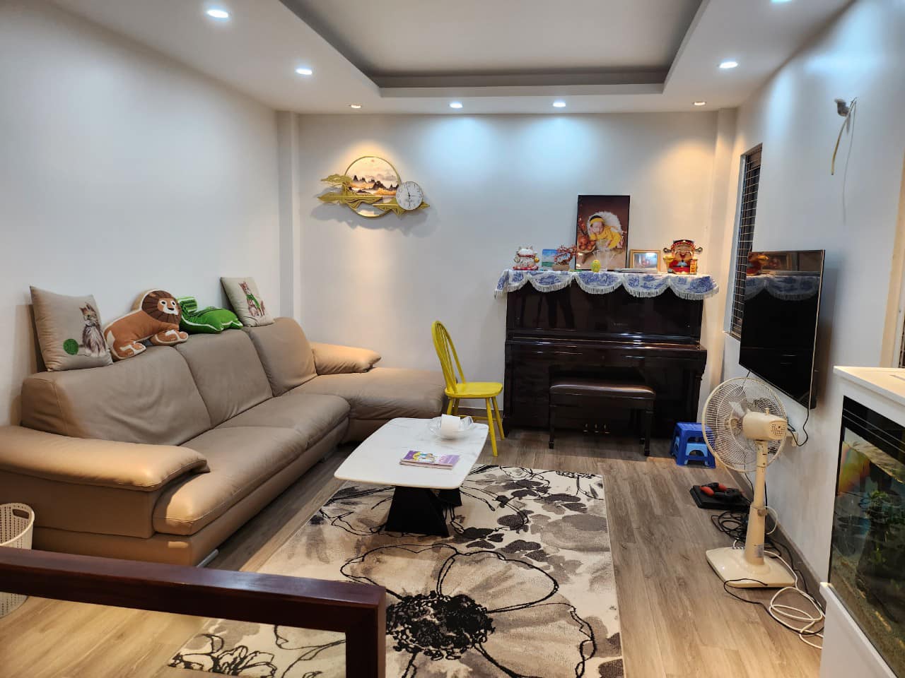 Cần bán gấp nhà phố ĐÔng Ngạc 45m2, 5Tm, lô góc,ô tô tránh, nhà đẹp ở ngay