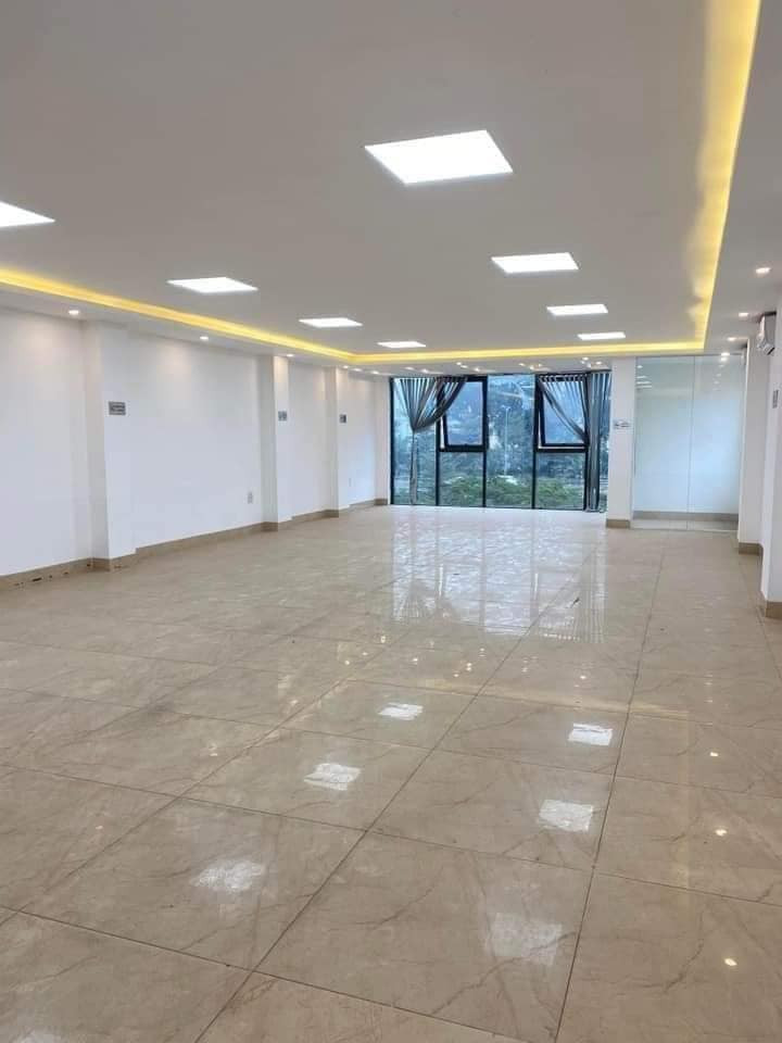 Bán Tòa nhà Văn phòng - Hoàng Quốc Việt/Cầu Giấy - 121m2 - 51 tỷ