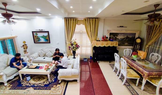 Mặt phố Hoàng Như Tiếp sầm uất gần bệnh viện Tâm Anh, MT 8m, 130m2 chỉ 28.9 tỷ. LH 0989.62.6116