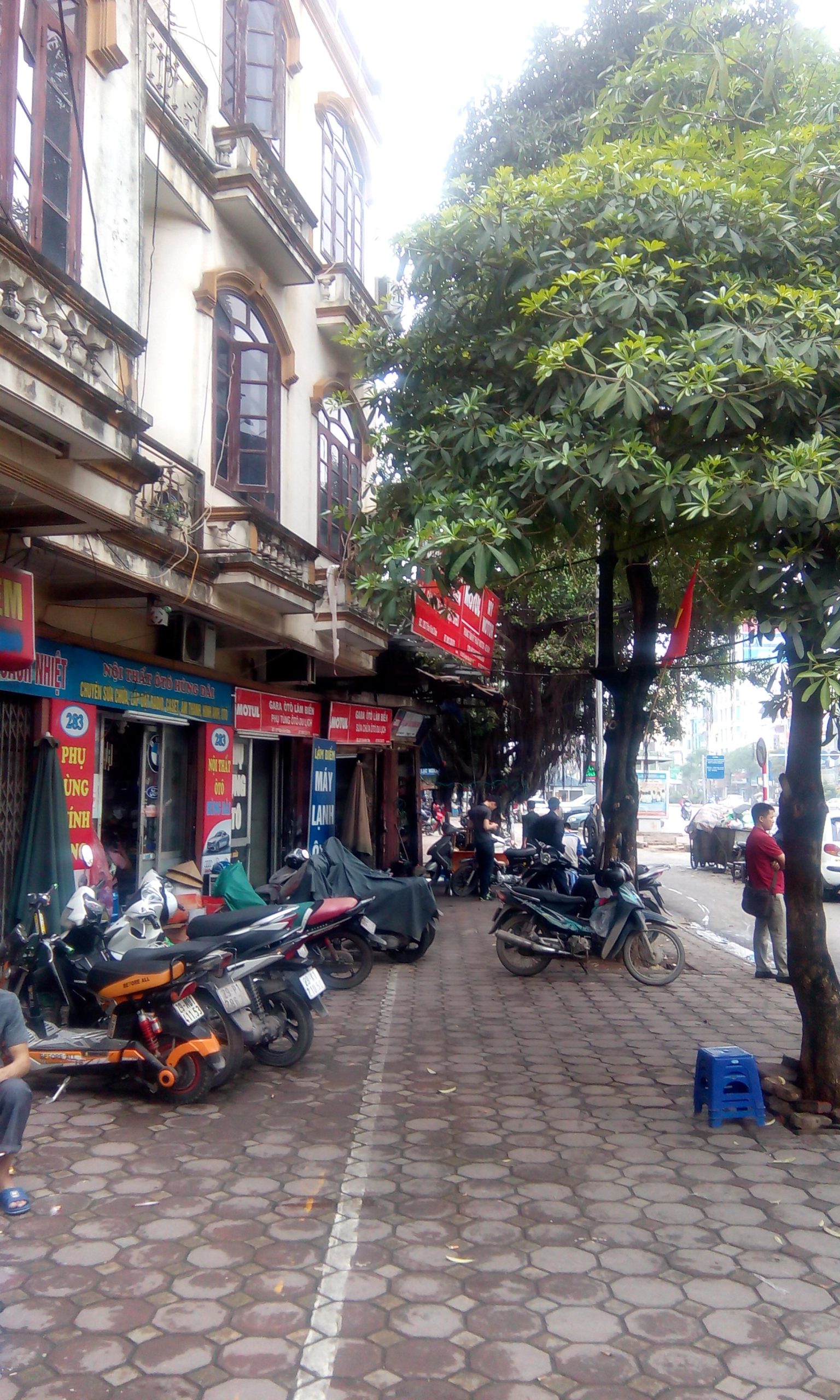 Bán 175m2 đất mặt phố Đại La Hai Bà Trưng nhỉnh 55 tỷ.