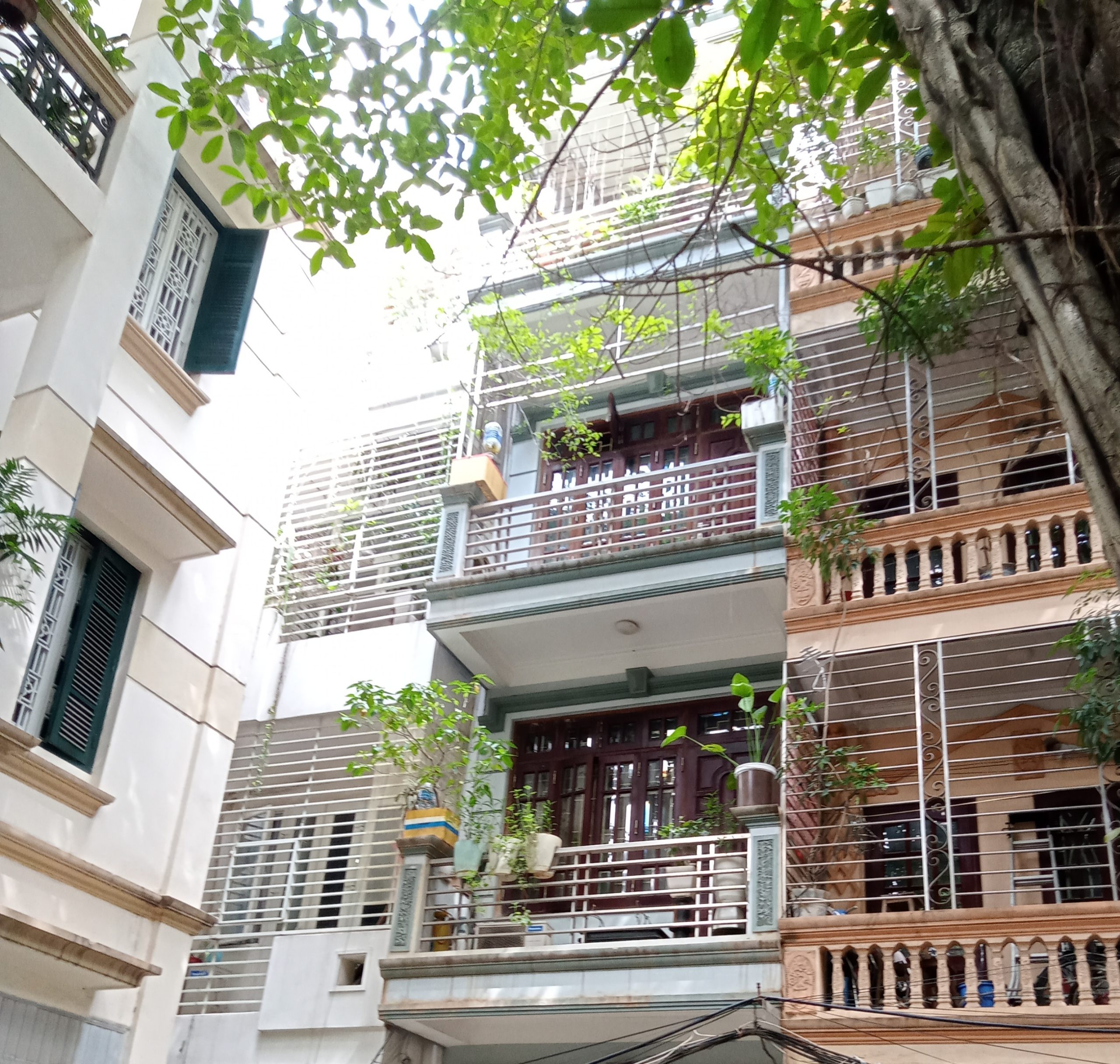 Siêu phẩm Cầu Giấy, 65m, nhỉnh 12 tỷ, vào ở ngay, tiện ích bạt ngàn