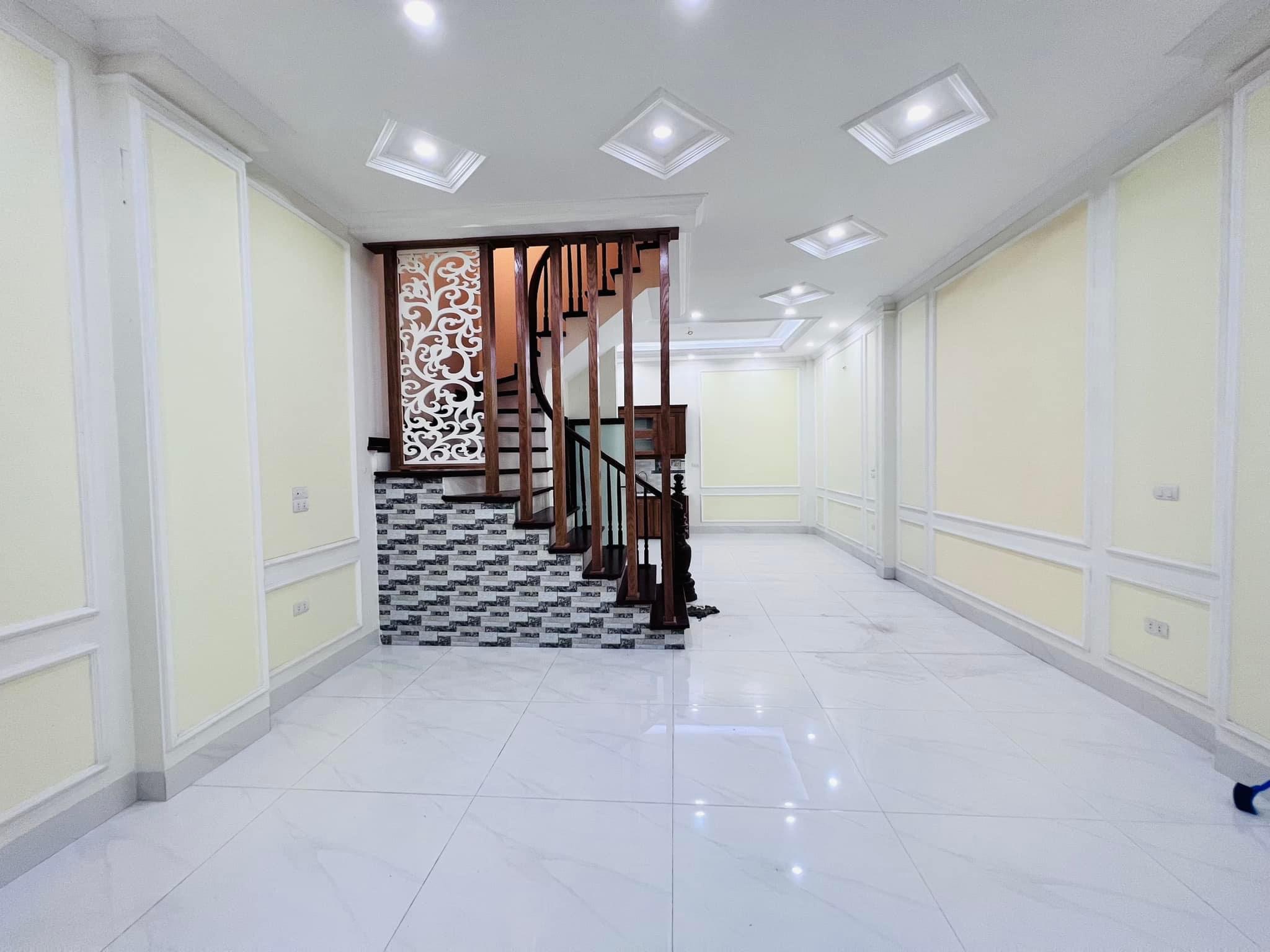 HÀNG HIẾM NHÀ ĐẸP PHỐ HÀM NGHI 20m RA MẶT PHỐ