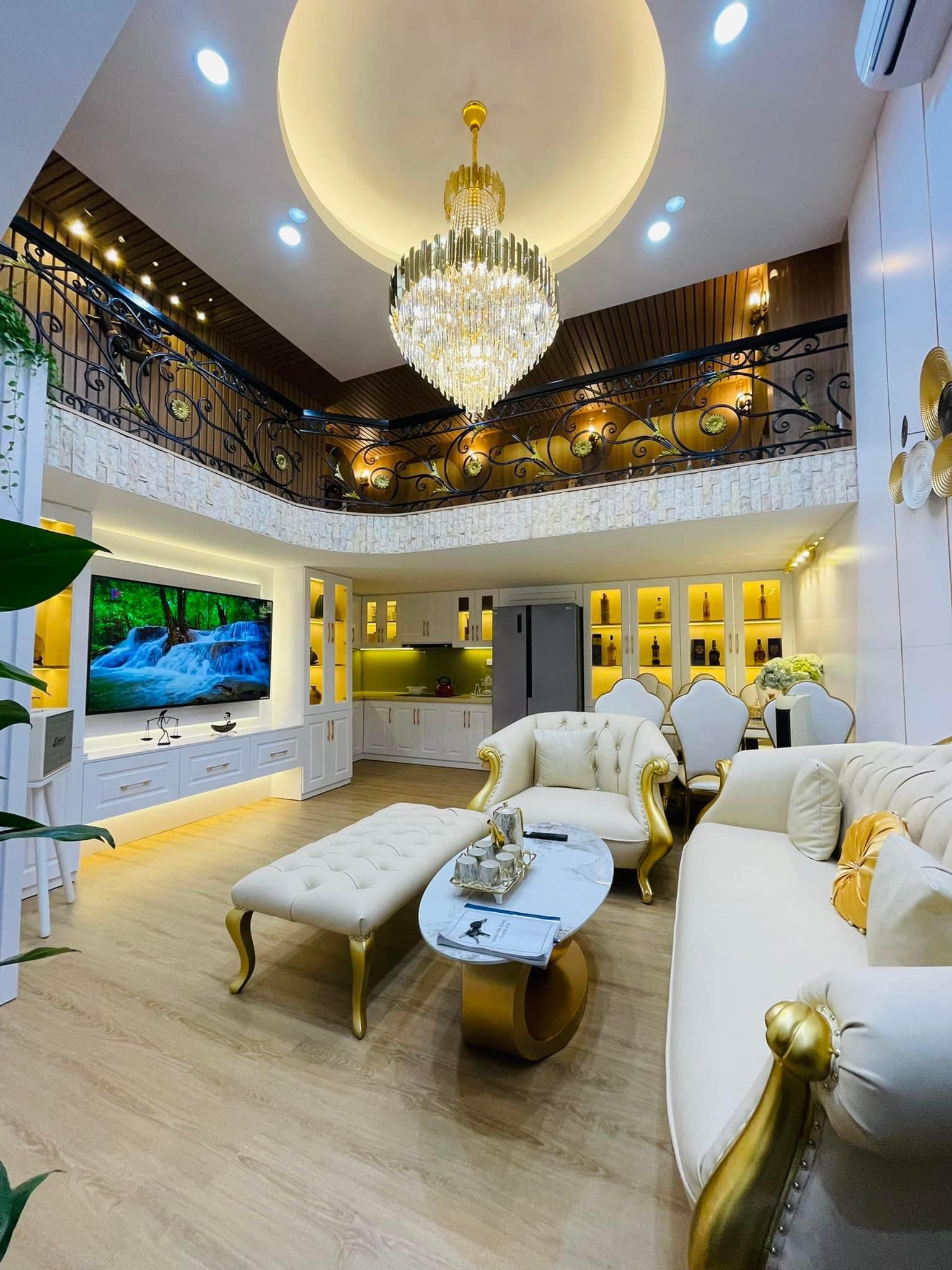 Siêu phẩm Nhà mới xây 50mx6 tầng tại Đặng Tiến Đông - Trung tâm Quận Đống Đa . Nhà cách oto 10m , thiết kế hiện đại full công năng . Tiện ích ngập tràn