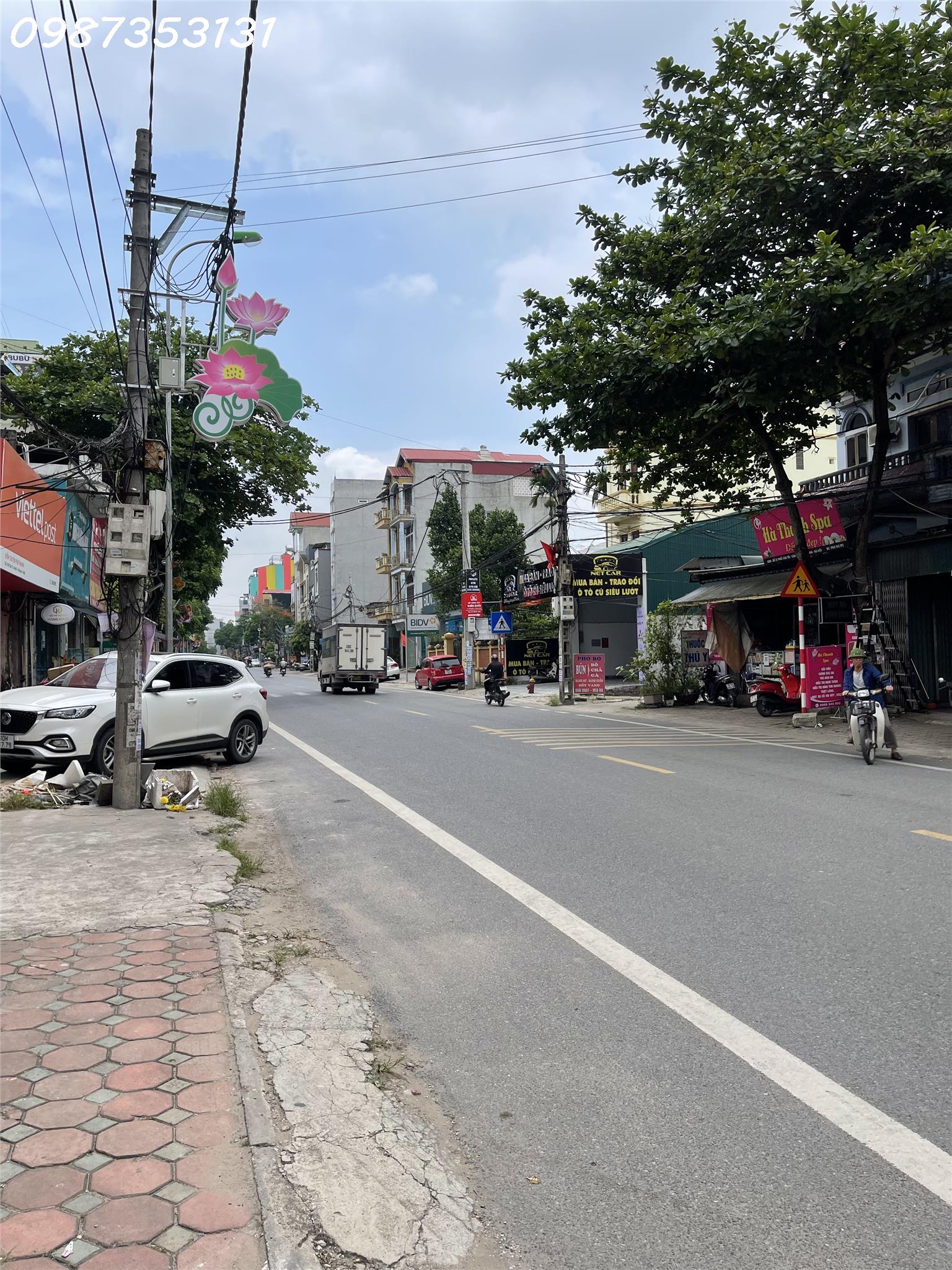 45m2 Vân Trì, Vân Nội, Đông Anh. địa điểm giáp mặt đường lớn Vân Trì, 5m ra đường lớn 4 xe con tránh nhau.