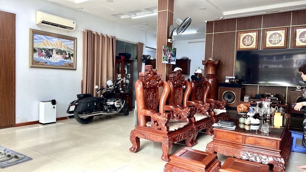 Bán nhà lô góc MP Lê Trọng Tấn, vị trí kim cương, KD đẳng cấp, 100m, 4 tầng, M 8.5m, giá hợp lý 33 tỷ