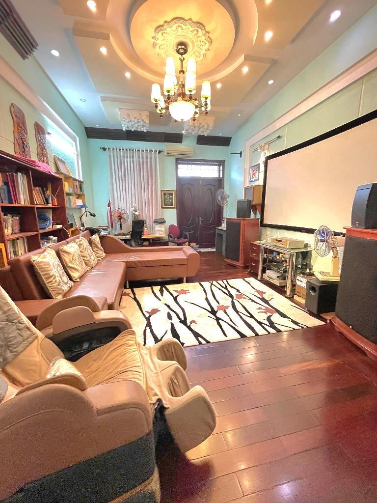 BÁN NHÀ 173/KHUÔNG VIỆT-PHÚ TRUNG-TÂN PHÚ 100m2(4,5x23x4 TÂNG) 12,4 TỶ-SÁT BÊN ĐẦM SEN,GIÁP QUẬN 11