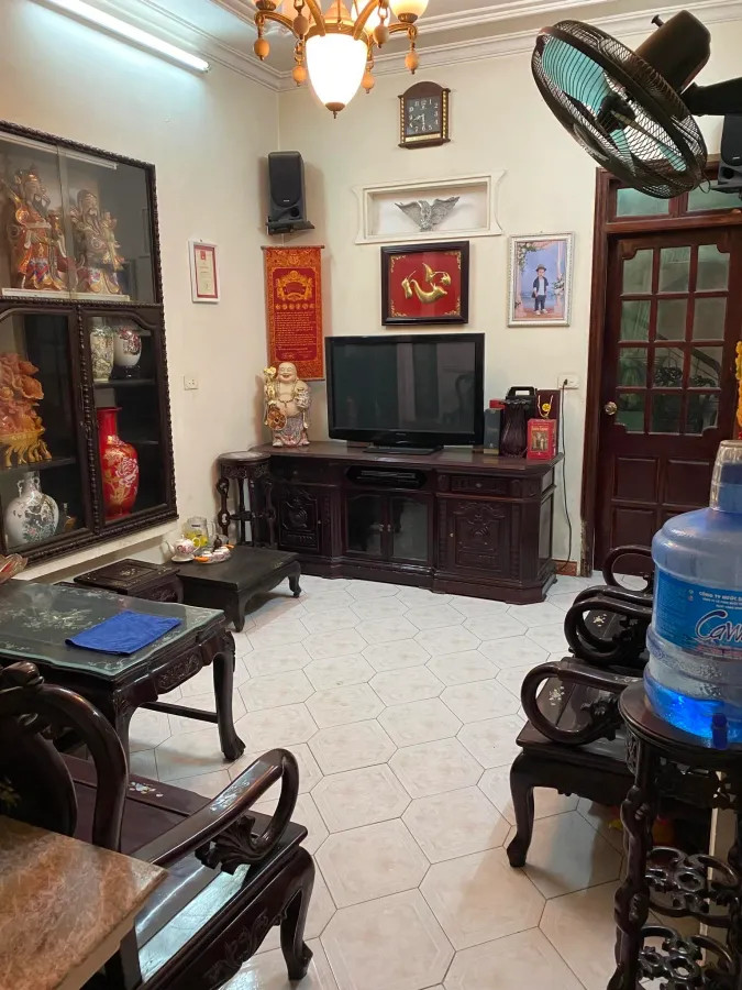 Bán nhà Mặt ngõ Oto - cực gần Hồ Tây - nhỉnh 5 tỷ