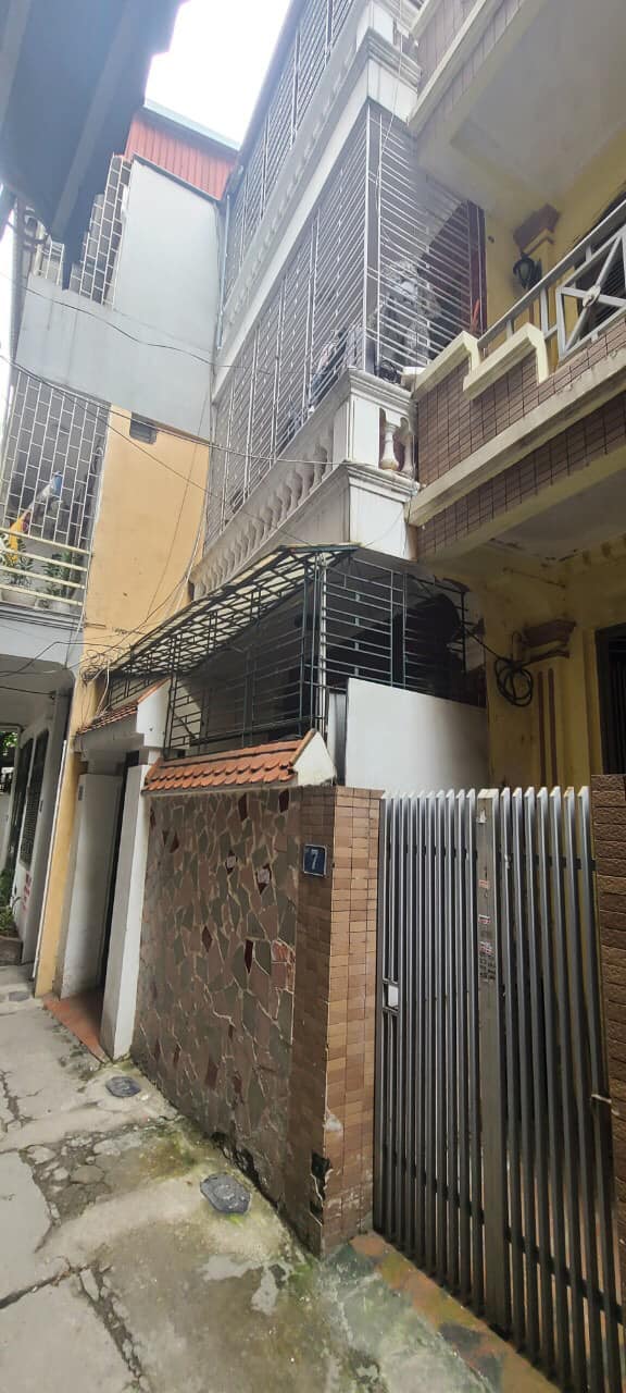 Cần bán gấp nhà phố Xuân Thủy 48m2, 4T, đầu tư tốt