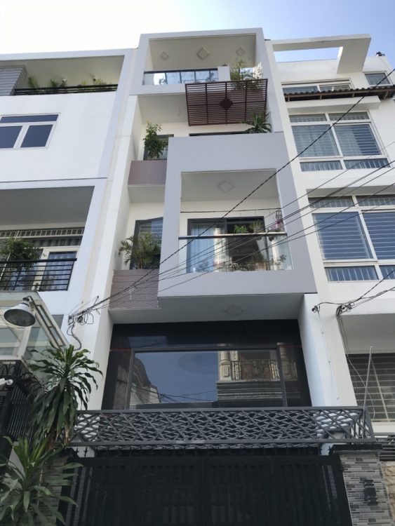 Nhà 5 tầng MT Bà Hạt gần chợ, 3x13m, kinh doanh tự do