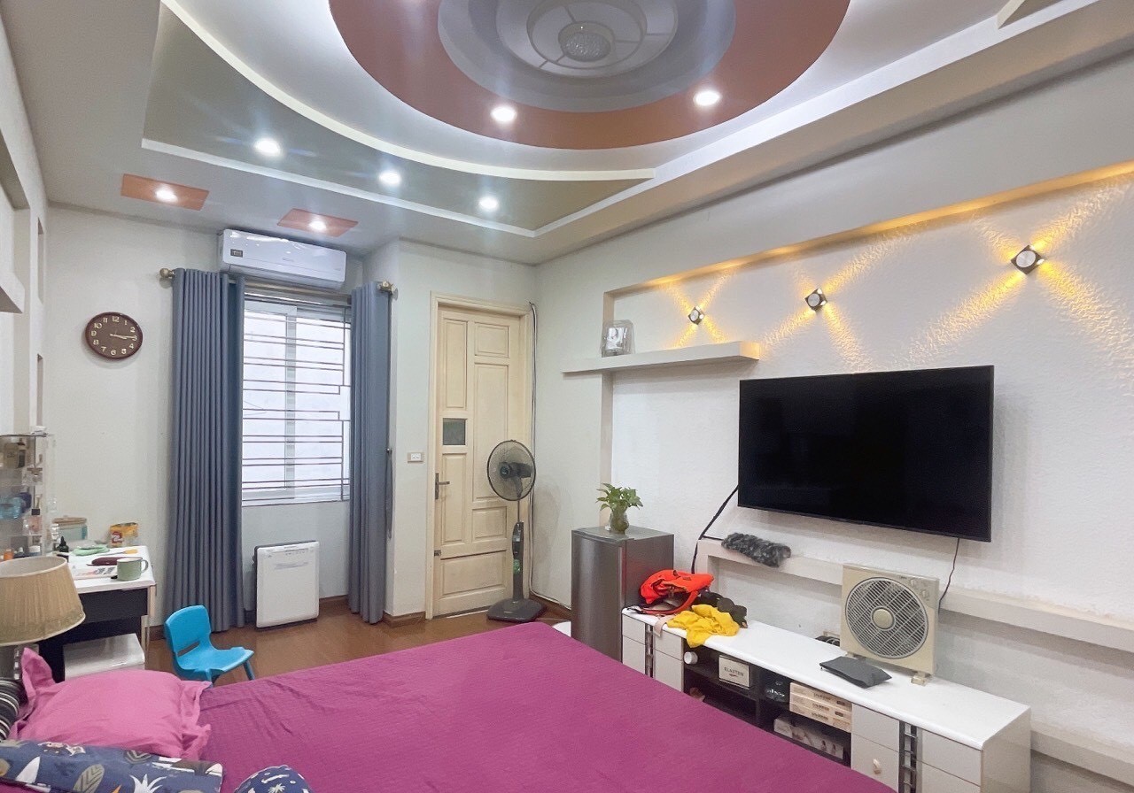 Chuyển Công Việc Cần Bán Nhà Việt Hưng, Long Biên 43m2, 5T chỉ 5,48 tỷ