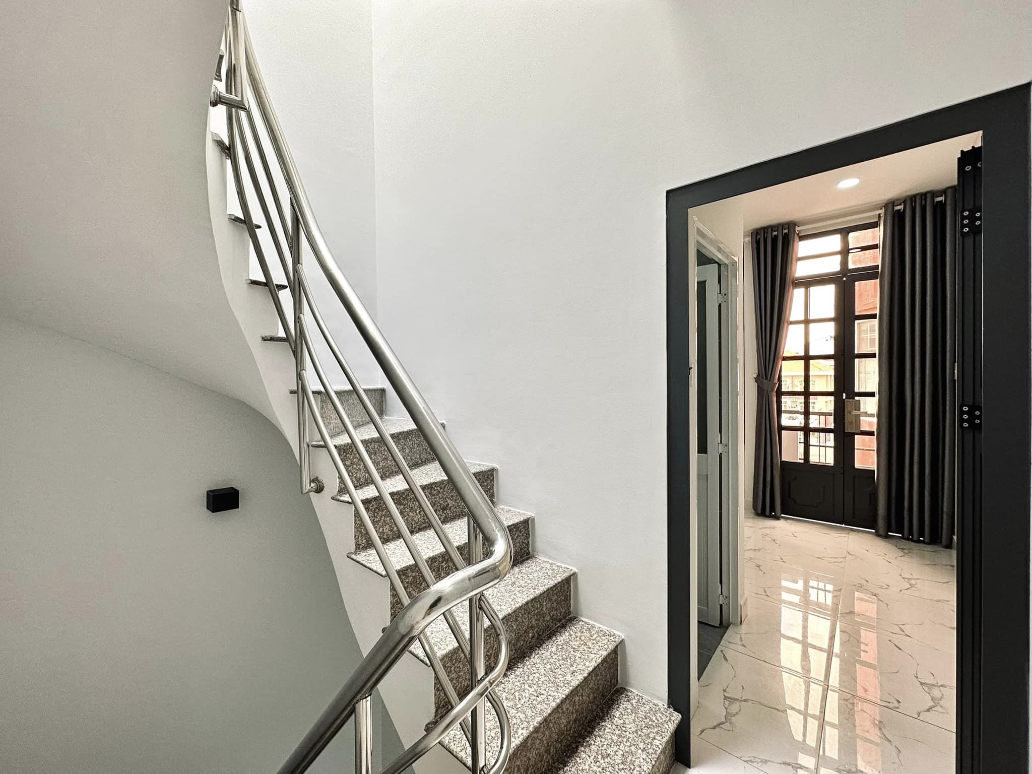 Bán nhà Cách Mạng Tháng 8,Quận 10-HXH,6x7, 5 Tầng 7PN cơi nới,chỉ nhỉnh 6 tỷ.