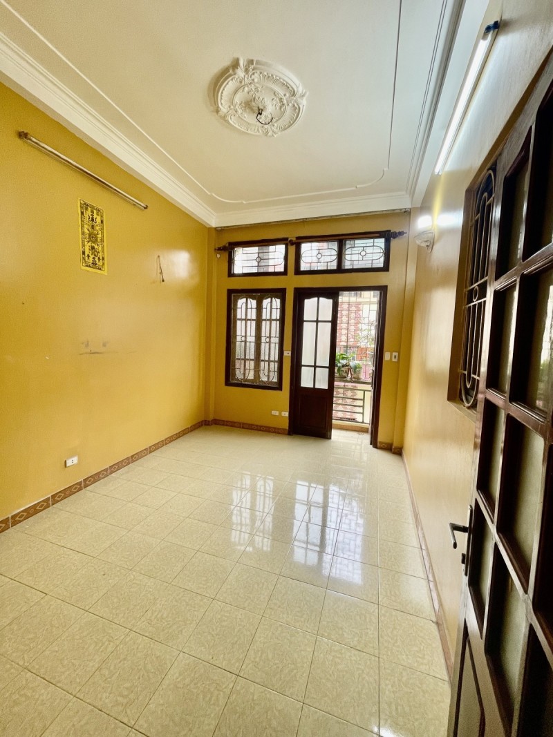 Bán nhà khu Văn Miếu 31m2 x 4 tầng, mt 4,4m, 3 gác tránh, gần oto, 4,25 tỷ