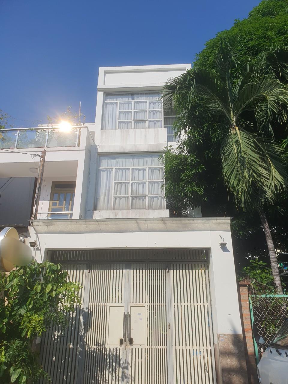 --Bán nhà hẻm Trường Chinh, phường 14 Tân Bình; ngang gần 6m, 4PN