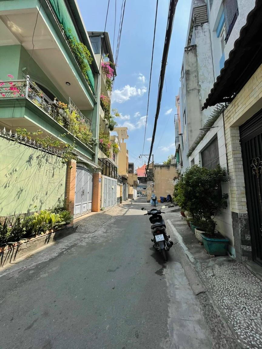 Cần bán gấp nhà GIÁ NGỘP TRƯỜNG CHINH Q12, DT 81.7m2, 6.25x13.24m chỉ nhỉnh 4 tỷ.